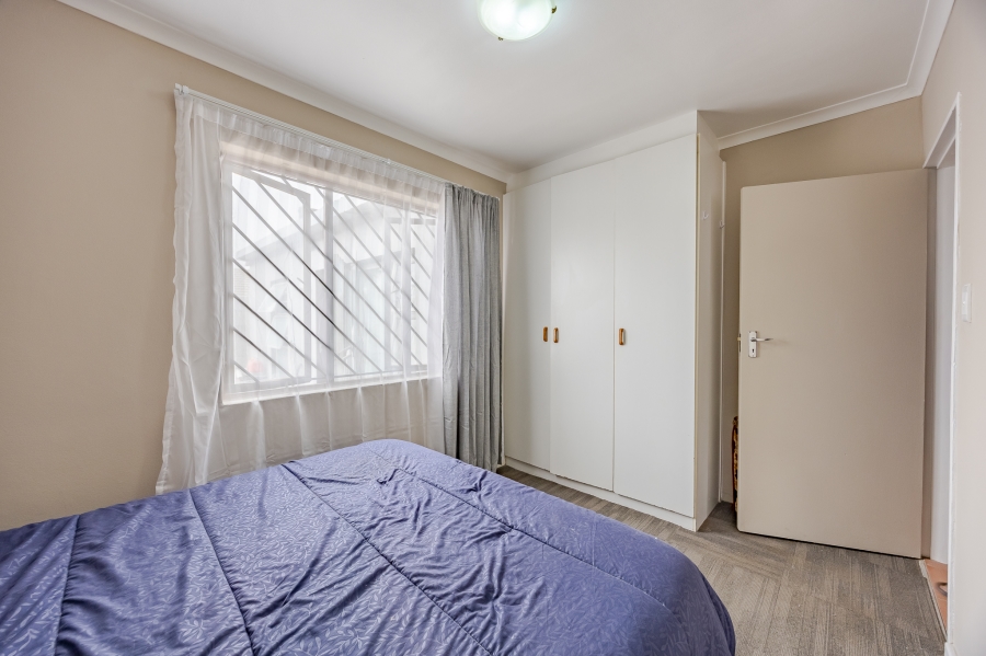 3 Bedroom Property for Sale in Oakglen Western Cape